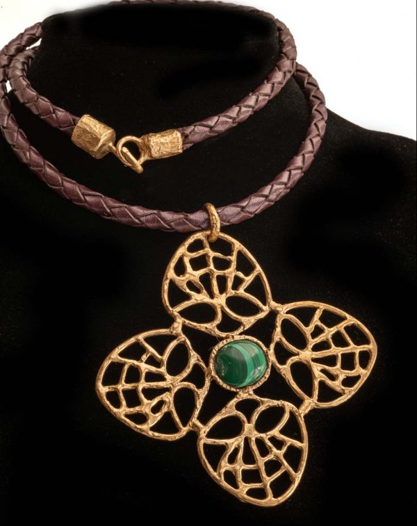 Collana fiore a petalo con malachite