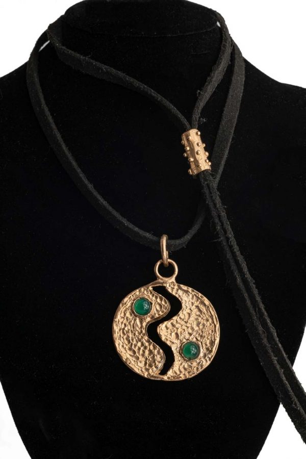 Collana Yin Yang con pietre verdi