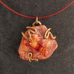 Collana pietra di fuoco con grappette