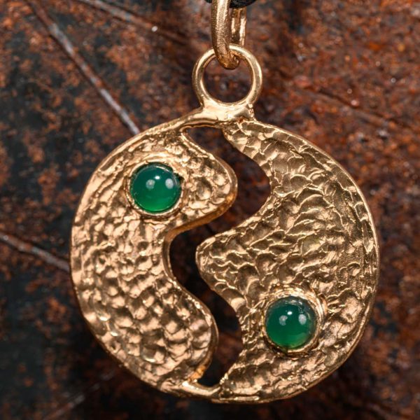 Collana Yin Yang con pietre verdi