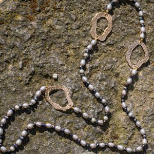 Collana forme su perle di fiume